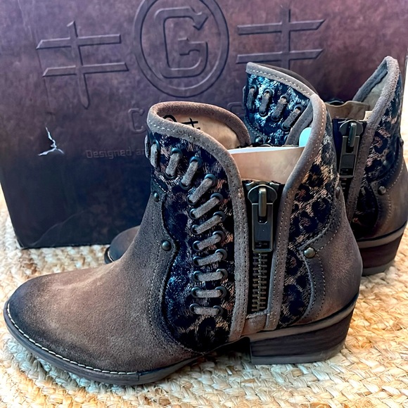 Circle G by Corral Taupe Leopard Metallic Booties, Size 7.5 NIB - Picture 2 of 9